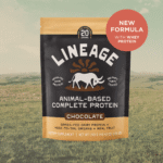 Påse med Lineage Animal-Based Complete Protein Chocolate, 20 gram gräsbetat mjölkprotein per scoop