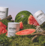 ARMRA Colostrum Vine Watermelon, livsstilsbild med utrörd dryck